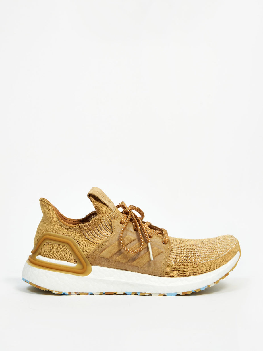 Adidas Adidas x Universal Works Ultraboost 19 - Prairie Sand/Cumin/Winter White - White