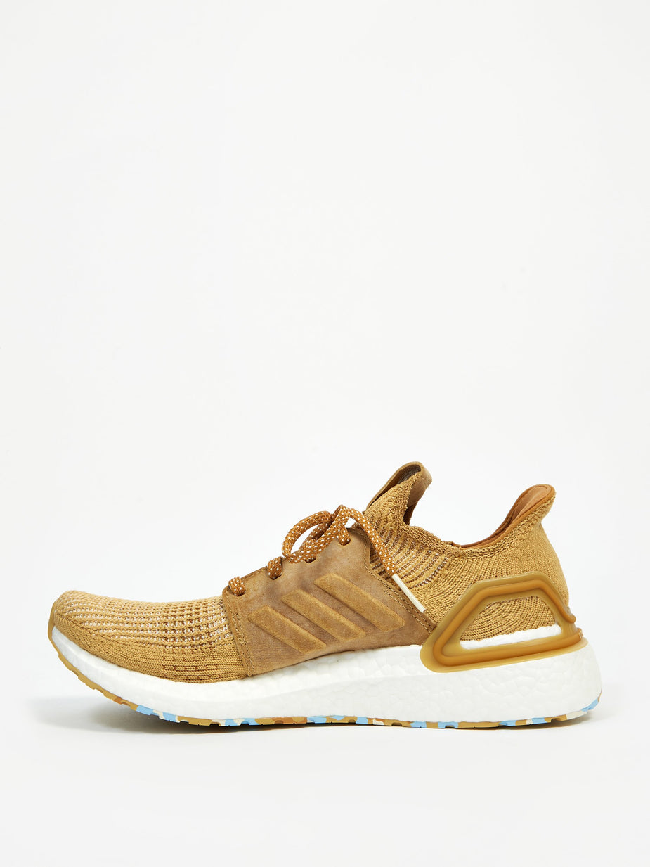 Adidas Adidas x Universal Works Ultraboost 19 - Prairie Sand/Cumin/Winter White - White