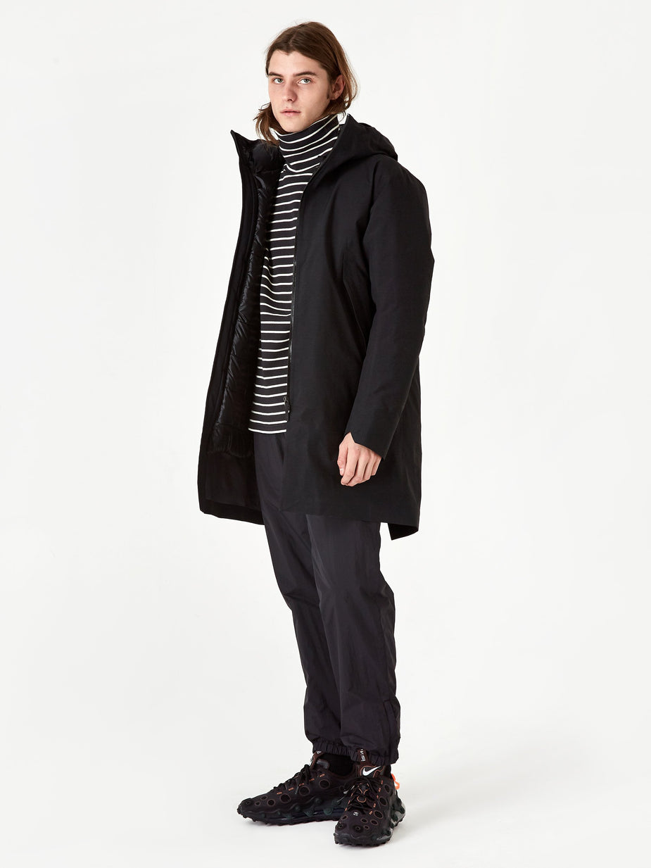 Veilance Veilance Monitor Down Coat - Black - Black