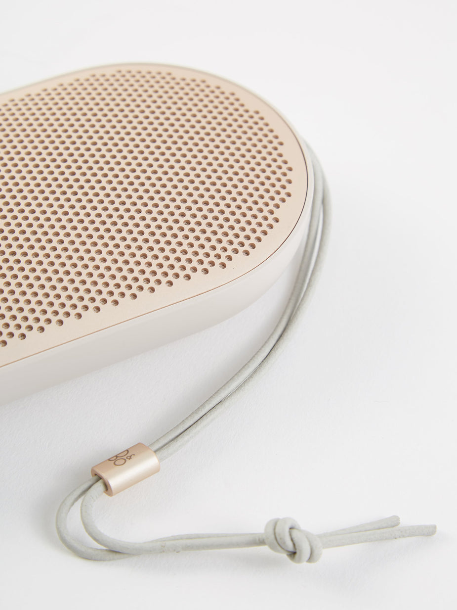 B&O PLAY B&O PLAY P2 Portable Bluetooth Speaker - Sandstone - Other