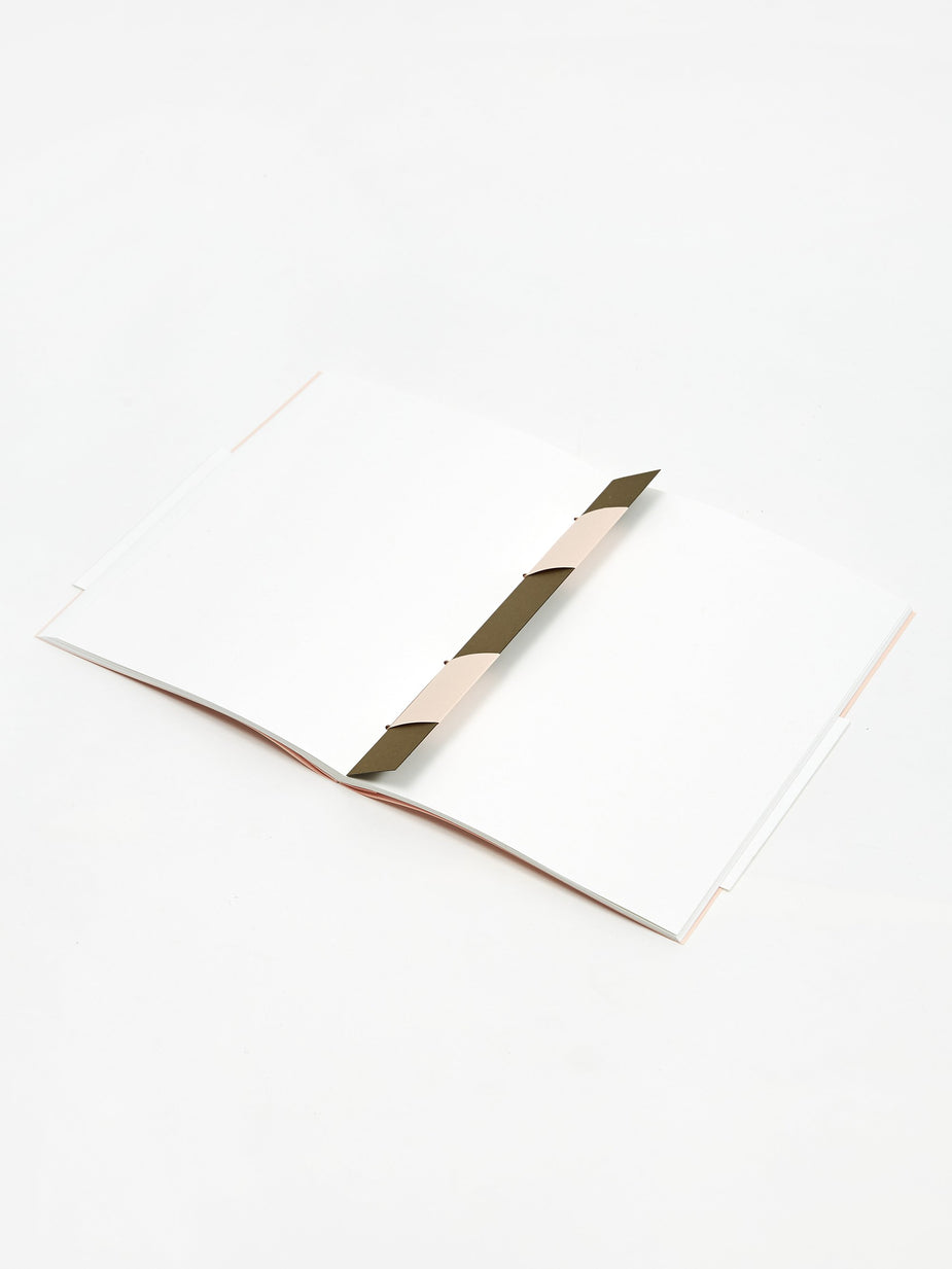 Hato Press Hato Press Oru Notebook A5 Blank - Sakura Pink - Pink