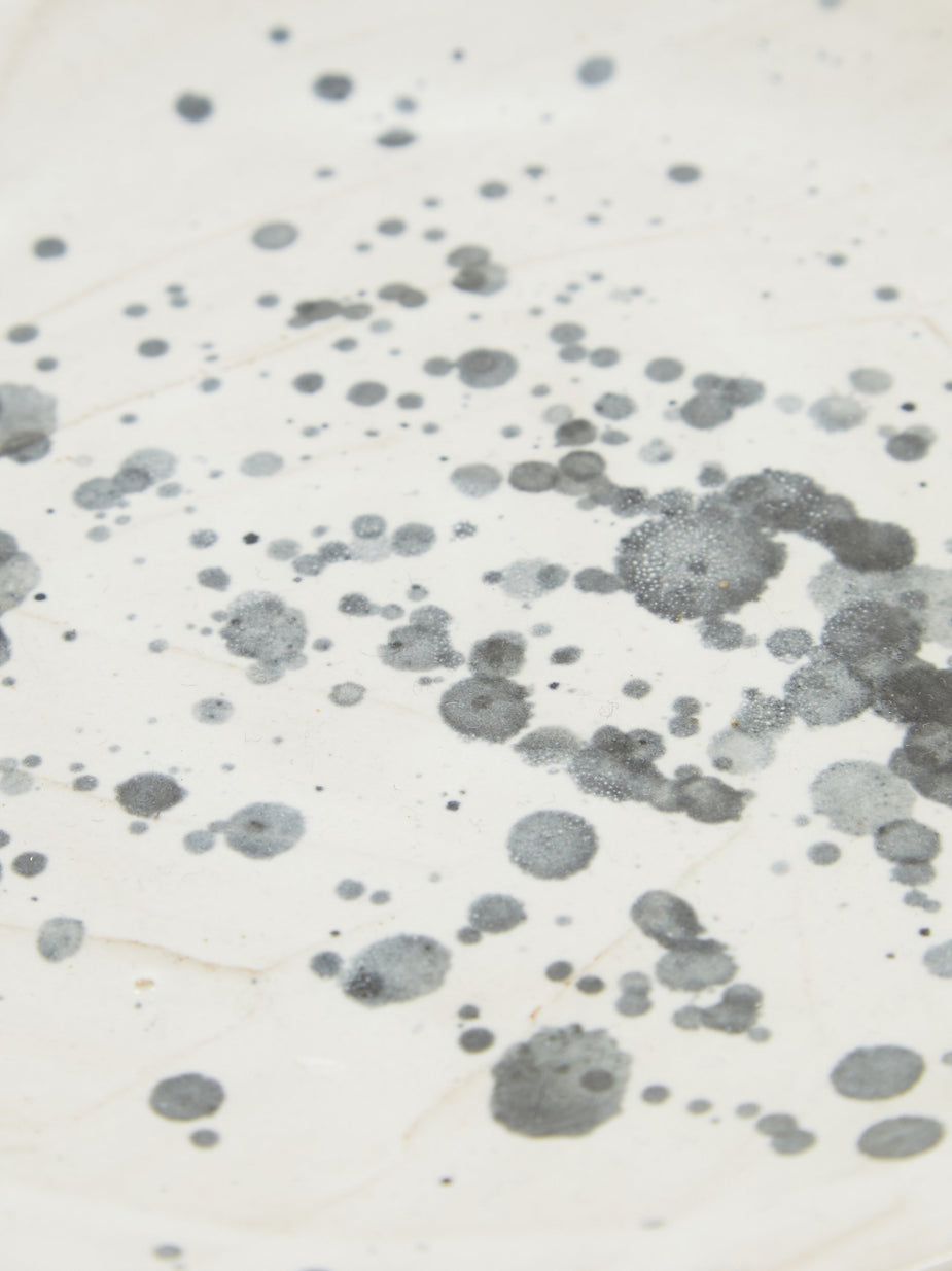 Kana Kana Cake Plate - Splatter Ink - Black