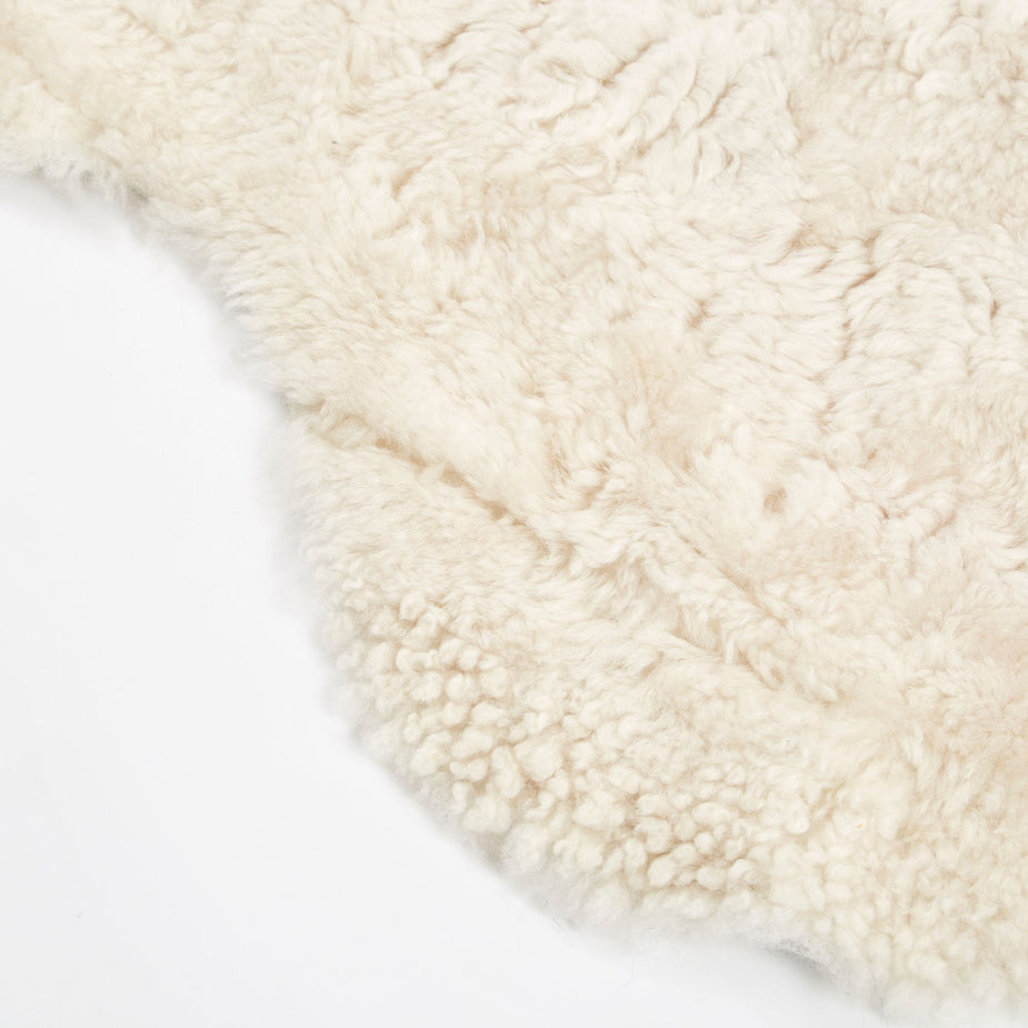 Natures Collection Natures Collection Short Curly Wool Sheepskin Rug - Ivory - Brown