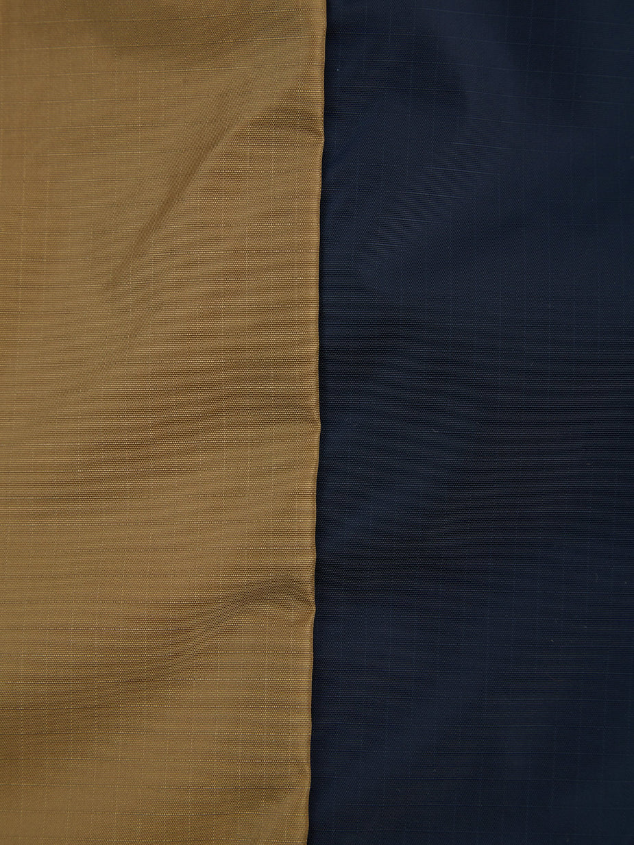 Nanamica Nanamica Nanamican Utility Shoulder Bag L - Beige/Navy - Blue