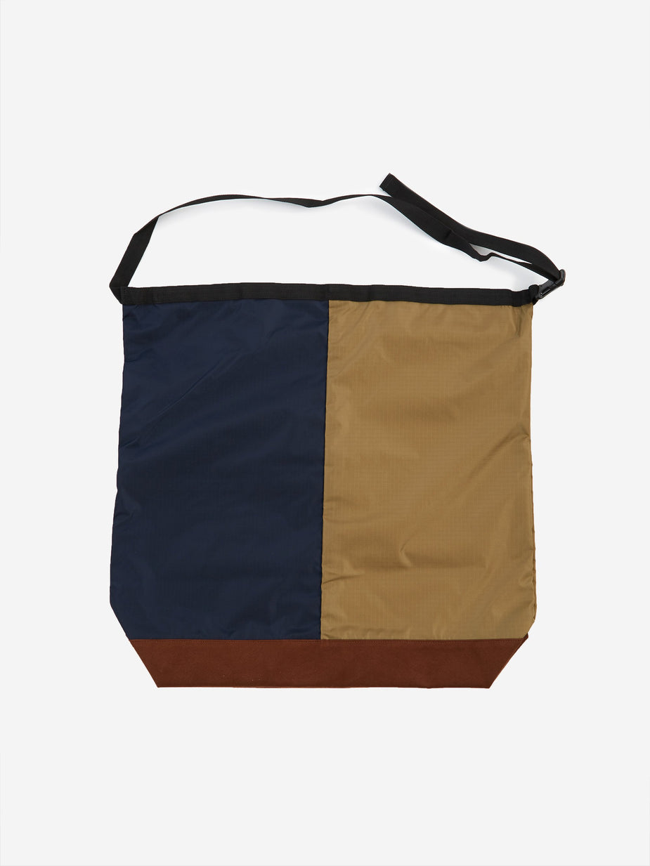 Nanamica Nanamica Nanamican Utility Shoulder Bag L - Beige/Navy - Blue