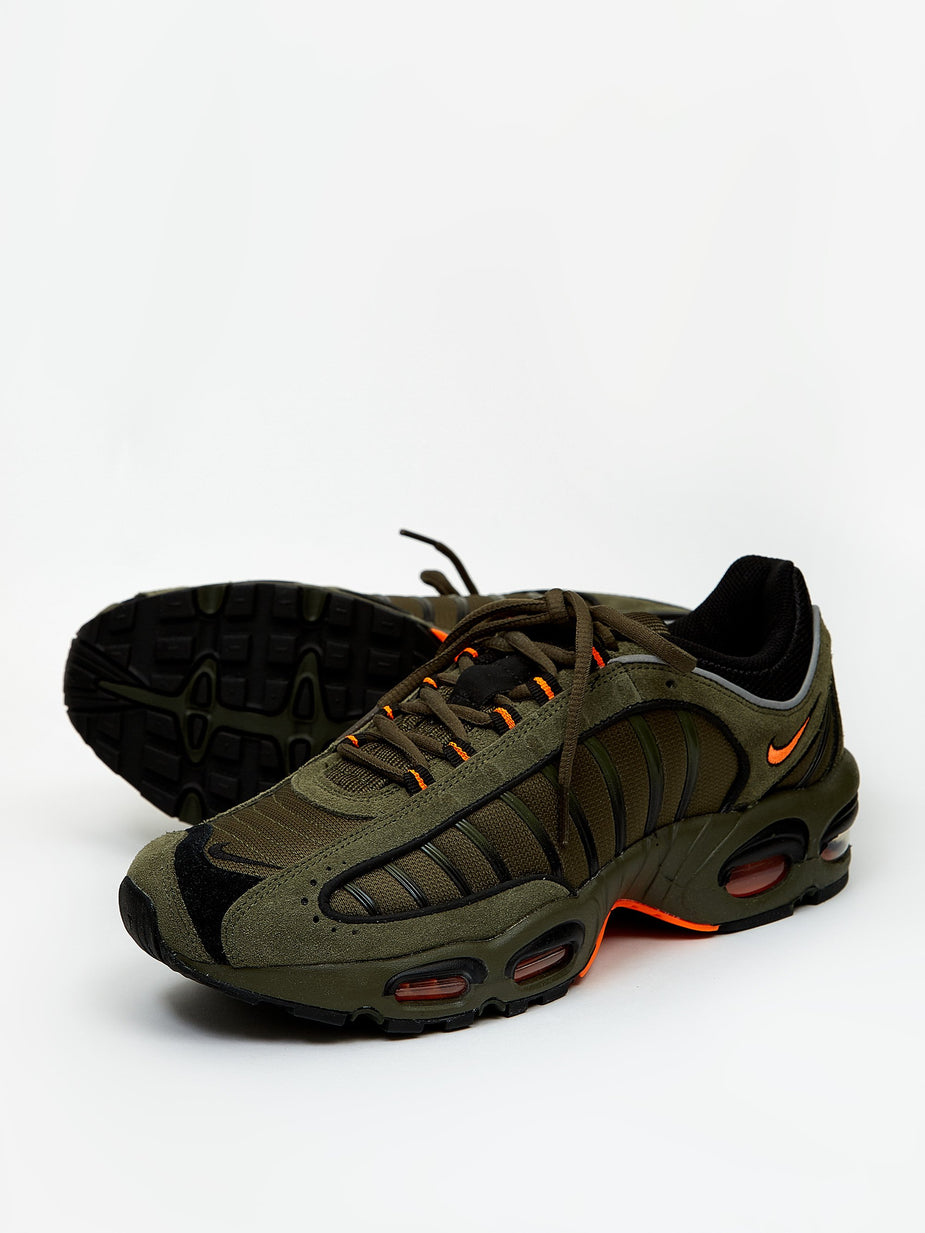 Nike Nike Air Max Tailwind IV SE - Cargo Khaki/Total Orange/Black - Orange