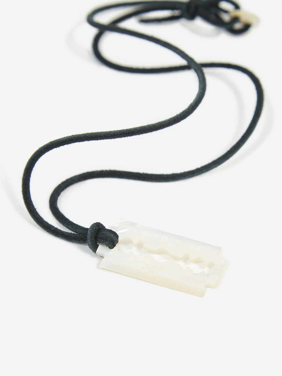 Our Legacy Our Legacy Pearl Razor Necklace - White Pearl - White
